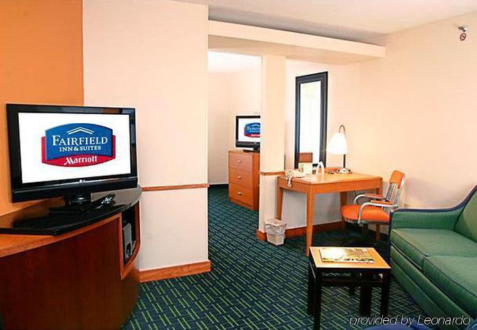 Fairfield By Marriott Chesapeake Hotel Room photo