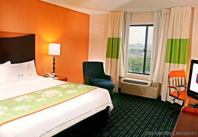 Fairfield By Marriott Chesapeake Hotel Room photo